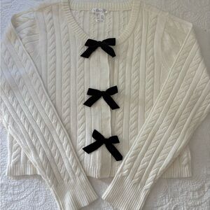 Venus Women's Gorgeous White Sweater with Black Bow Accents